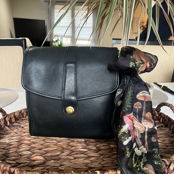 Authentic Black Vintage Coach Scout 9890 - Picture 1 of 14